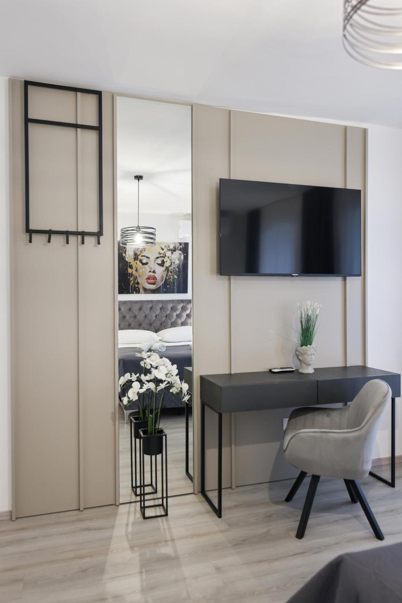 Classy Apartments In City Centar Zara Esterno foto