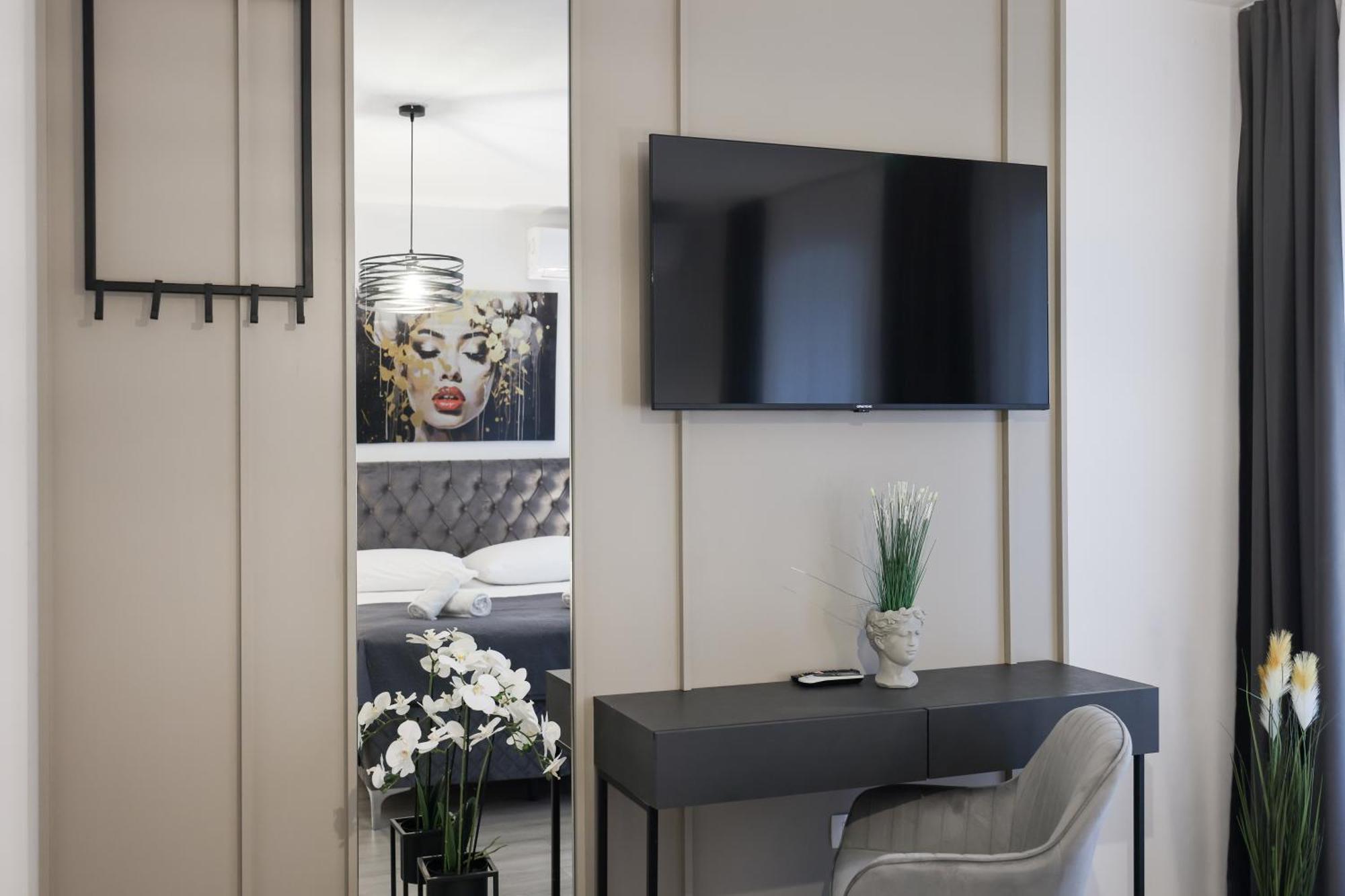 Classy Apartments In City Centar Zara Esterno foto